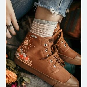 BANGS high top brown sunset shoe